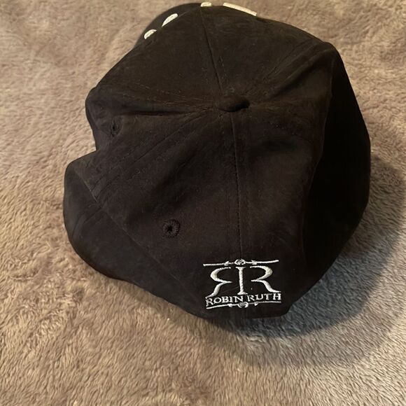 Robin Ruth TLV Original Rose Faux Suede Tel Aviv hat - Picture 4 of 6